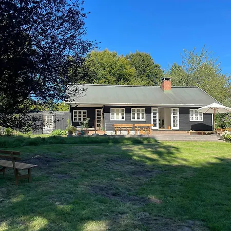 Stylish Summer House On A Beautiful Natural Plot *