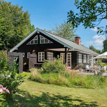 Stylish Summer House On A Beautiful Natural Plot Feriehus Hundested