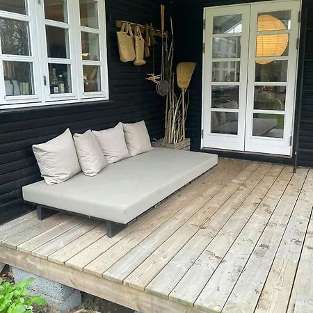Vakantiehuis Stylish Summer House On A Beautiful Natural Plot Hundested